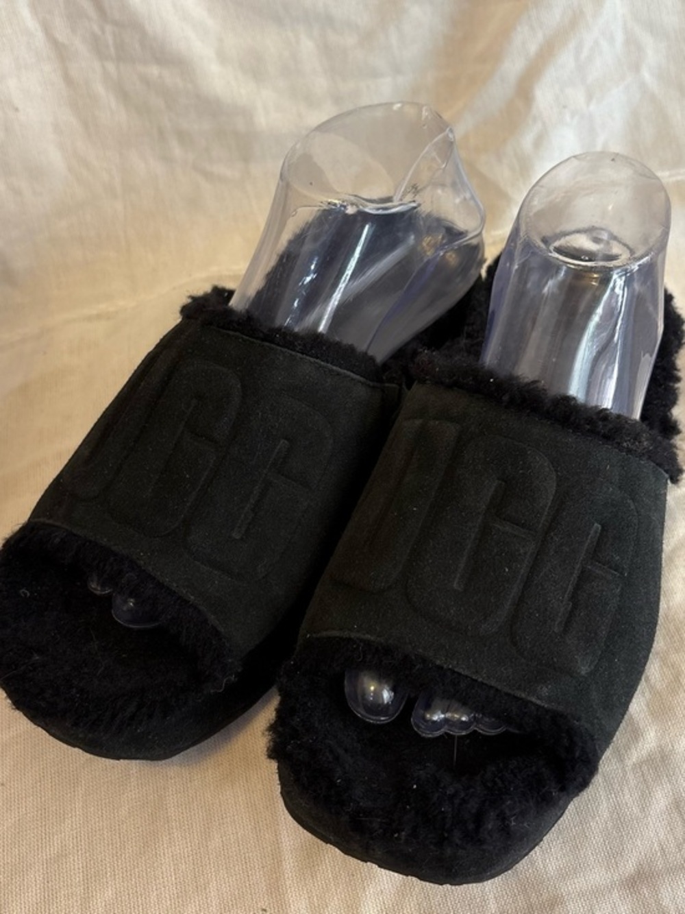 UGG‎ maxi graphic slide in black